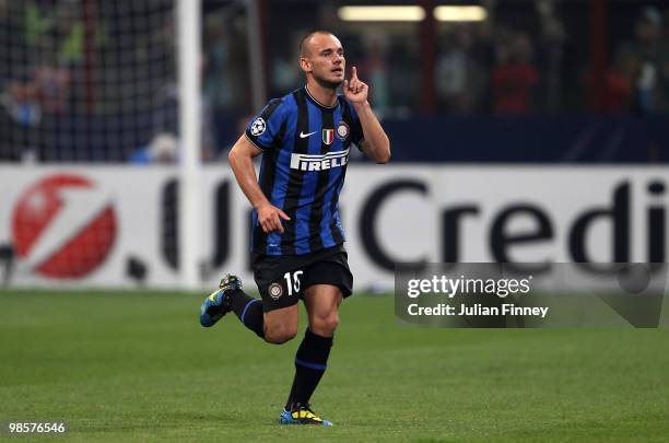 Wesley Sneijder of Inter Milan celebrates his 1:1 equalising goal during the UEFA Champions League Semi Final 1st Leg match between Inter Milan and...