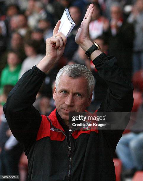 Alan Pardew, Manager of Southampton acknowledge the crowd during the Coca-Cola League One match between Southampton and Oldham Athletic at St. Mary's...