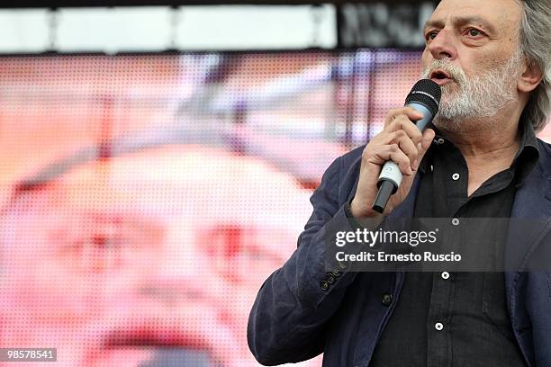 Fondator of Italian medical charity Emergency Gino Strada delivers a speech during a demonstration to support three Emergency employees held in...