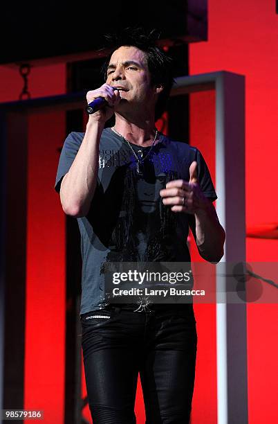 Pat Monahan of Train performs onstage during the Vh1 Upfront 2010 at Pier 59 Studios on April 20, 2010 in New York City.