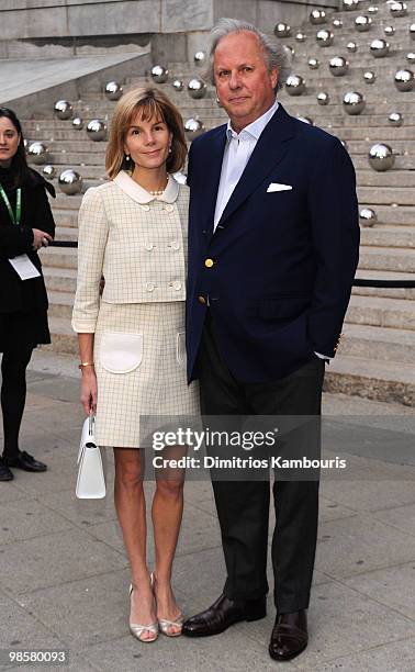 Vanity Fair editor Graydon Carter and wife Anna Scott Carter attend the Vanity Fair Party during the 9th Annual Tribeca Film Festival at the New York...