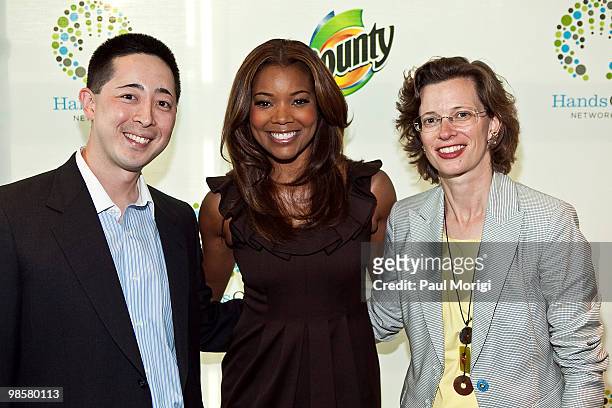 With Dave Lee, Brand Manager, Bounty and Michelle Nunn, CEO Points of Light and Co-Founder HandsOn Network, actress Gabrielle Union announced the...