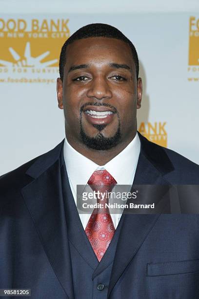 Chris Canty of the New York Giants attends the 8th Annual Can-Do Awards Dinner at Pier Sixty at Chelsea Piers on April 20, 2010 in New York City.