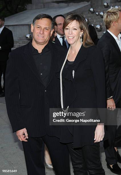 Craig Hatkoff and Jane Rosenthal arrive at New York State Supreme Court on April 20, 2010 in New York, New York.