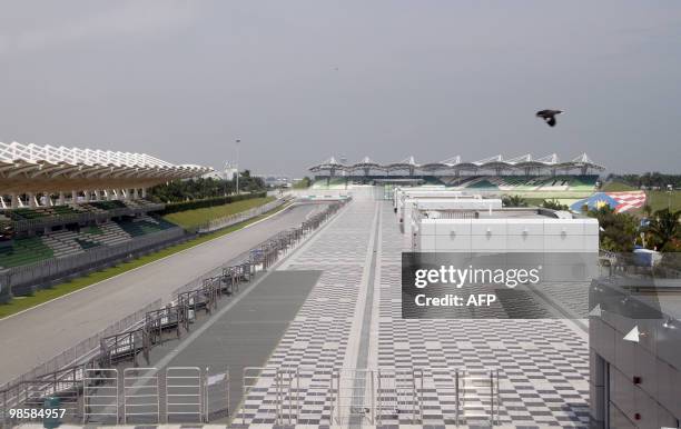 Auto-Prix-MAS-Sepang-Razlan, by M.Jegathesan Photo taken on April 14, 2010 shows a general view of flat leaking roof above the paddock building at...