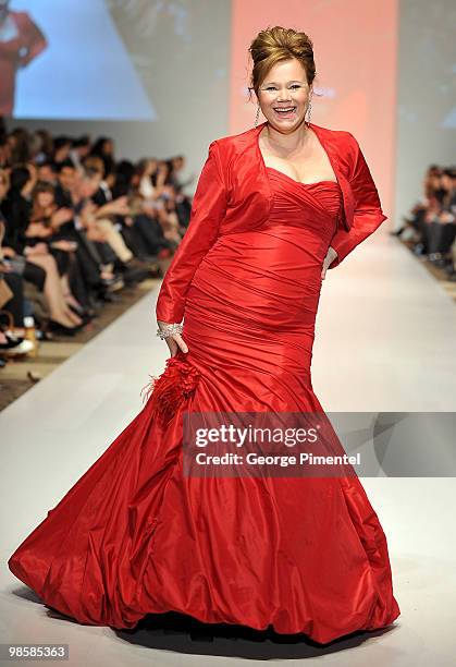 Caroline Rhea Design The Caroline Rhea Show Photos and Premium High Res Pictures - Getty Images