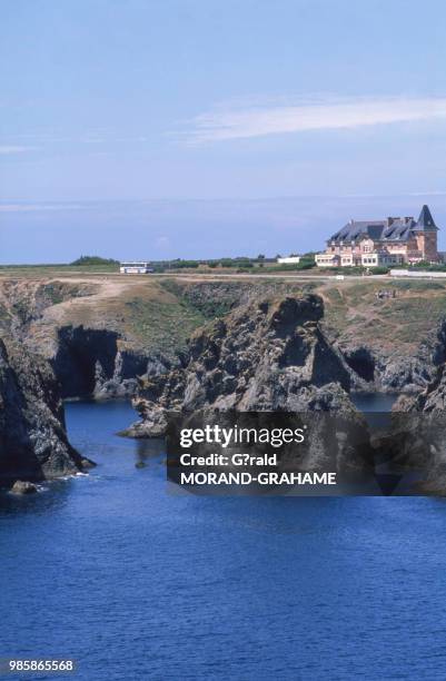 Hôtel du Grand Large sur la côte de Port Goulphar à Belle-Ile-en-Mer, France.