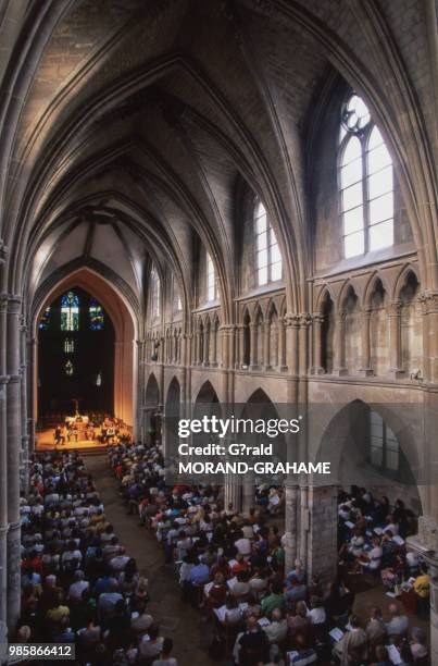 Concert des Flâneries Musicales dans l'église Saint Jacques de Reims, France.