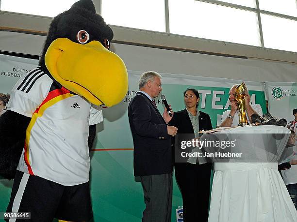 Mascot Paule, Roland Koch, Prime Minister of Hesse and President of the Organising Committee Germany of the FIFA Women's World Cup 2011 Steffi Jones...