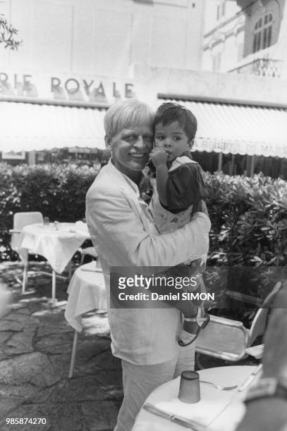 Klaus Kinski et son fils Nikolai le 22 mai 1979 à Cannes, France.