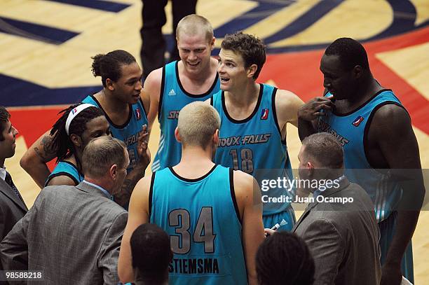 Kirk Penney of the Sioux Falls Skyforce huddles with teammates during the D-League game against the Bakersfield Jam on April 2, 2010 at Bakersfield...