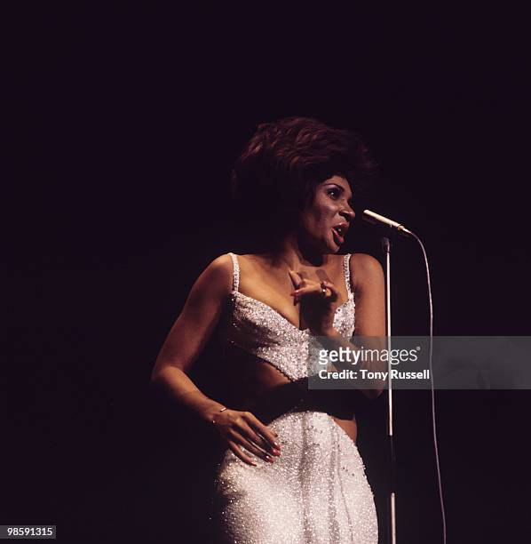 Welsh singer Shirley Bassey performs on stage at the Royal Variety Performance held at the Palladium in London, England on November 15, 1971.