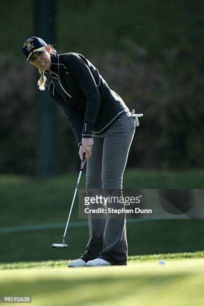 Jill McGill putts during the second round of the Kia Classic Presented by J Golf at La Costa Resort and Spa on March 26, 2010 in Carlsbad, California.