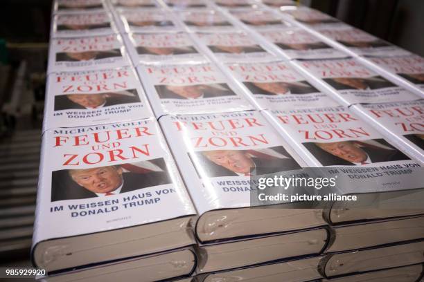 Freshly printed and packed editions of the book 'Feuer und Zorn. Im Weissen Haus von Donald Trump', the German first issue of 'Fire and Fury. Inside...