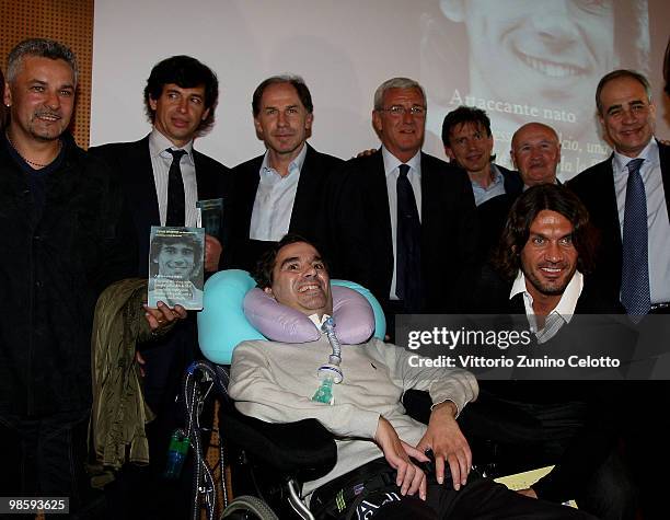 Roberto Baggio, Demetrio Albertini, Franco Baresi, Stefano Borgonovo, Marcello Lippi, Stefano Eranio, Paolo Maldini, Andrea Monti attend 'Attaccante...