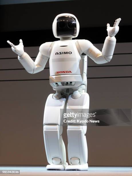 Parcel Kontrovers Plys dukke 864 Asimo Robot Photos and Premium High Res Pictures - Getty Images