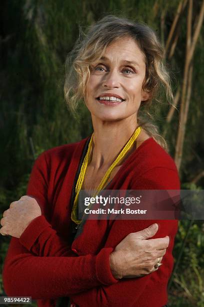 Model/ actress Lauren Hutton poses at a portrait session for the Los Angeles Times in Venice, CA on February 12, 2008. PUBLISHED IMAGE. CREDIT MUST...