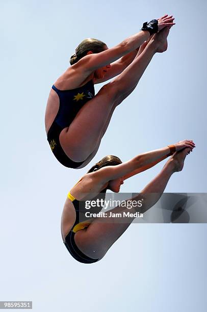 Melissa Wu and Alexandra Croak of Australia in action during the FINA Diving World Series 2010 at Leyes de Reforma pool on April 21, 2010 in...