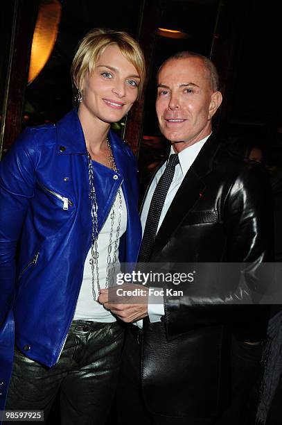 Model Sarah MarshallÊand fashion designer Jean Claude Jitrois attend La Closerie des Lilas Litterary Awards 2010 at La Closerie des Lilas on April 8,...