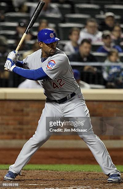 Derrek Lee of the Chicago Cubs bats against the New York Mets on April 19, 2010 at Citi Field in the Flushing neighborhood of the Queens borough of...