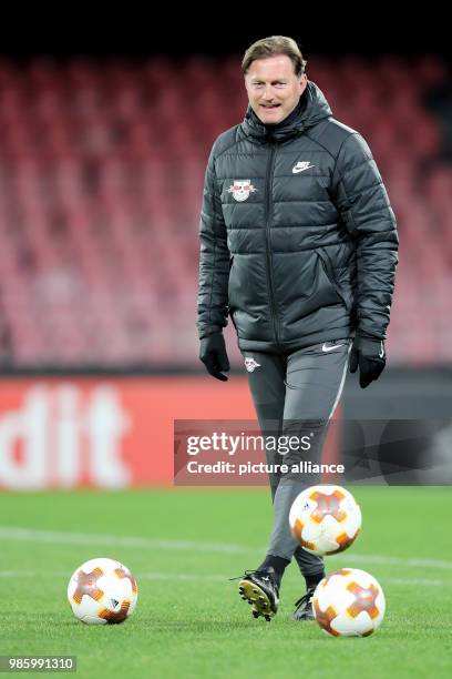 Leipzig's coach Ralph Hasenhuettl takes part in the concluding training in preparation for the Europa League soccer match SSC Neapel vs RB Leipzig at...