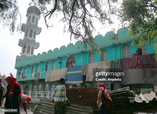 Anwar Mosque Grand Anwar Mosque Stock-Fotos und Bilder - Getty Images