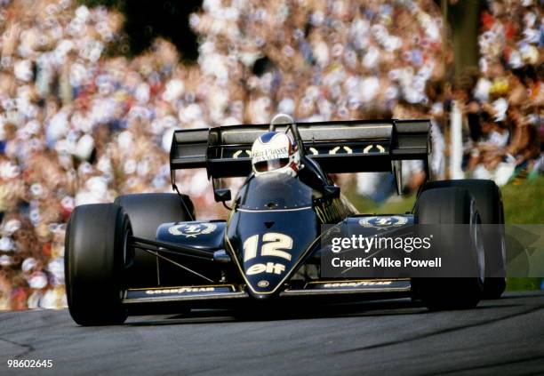 Nigel Mansell drives the John Player Team Lotus Renault 95T Turbo during the British Grand Prix on 22 July 1984 at the Brands Hatch circuit in...