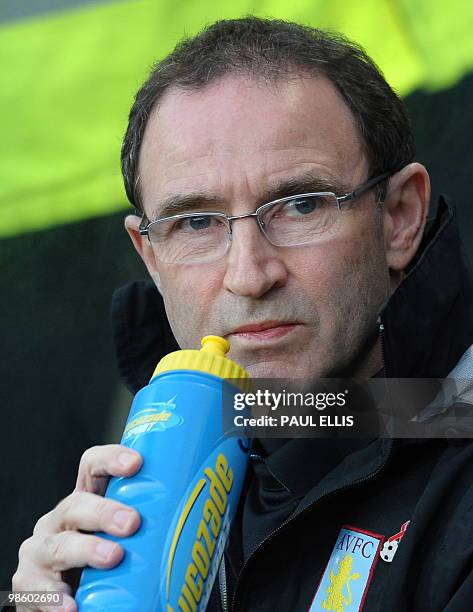 Aston Villa manager Martin O'Neill prepares for his team to take on Hull City during their English Premier League football match at The KC Stadium in...