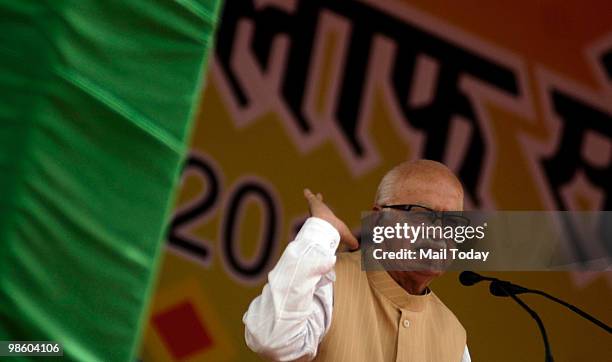 Senior party leader LK Advani faints during the BJP price rise rally in New Delhi on April 21, 2010.