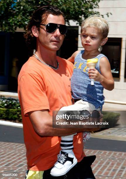 Musician Gavin Rossdale and his son Kingston Rossdale are seen at The Grove August 26, 2009 in Los Angeles, California.