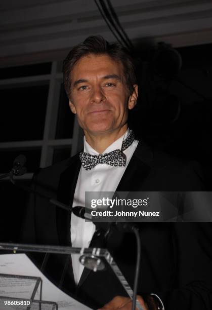 Dr. Mehmet Oz speaks at The Garden of Good & Evil Gala at Chelsea Piers on April 21, 2010 in New York City.