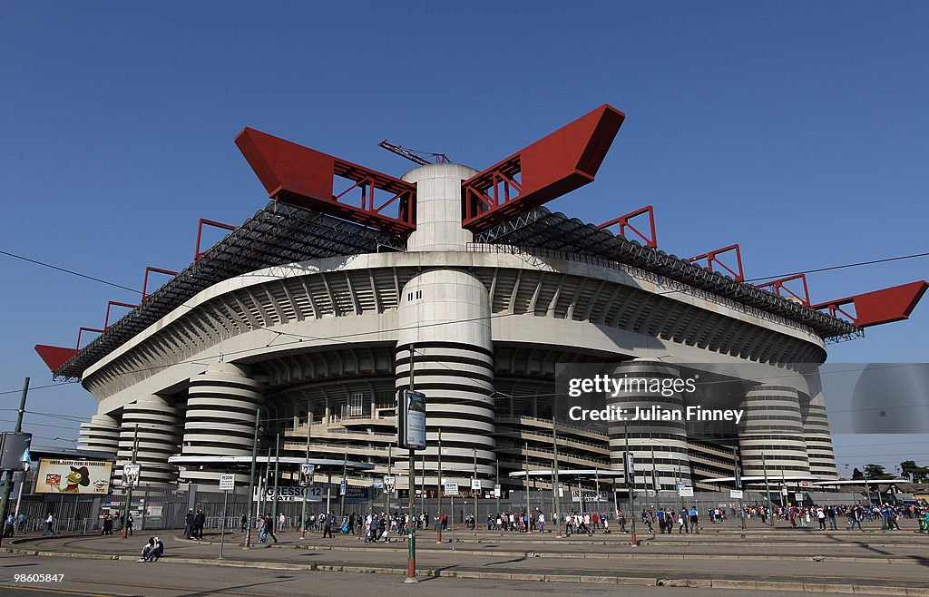 Inter Milan v Barcelona - UEFA Champions League