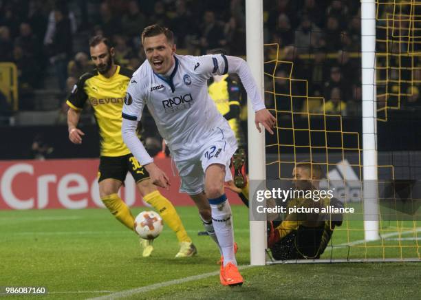 Atalanta Bergamo's Josip Ilicic celebrates his 2-1 goal during the UEFA Europa League soccer match Borussia Dortmund vs Atalanta Bergamo in Dortmund,...