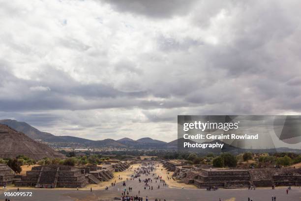 the amazing ancient ruins of teotihuacán in mexico. - geraint rowland stock pictures, royalty-free photos & images