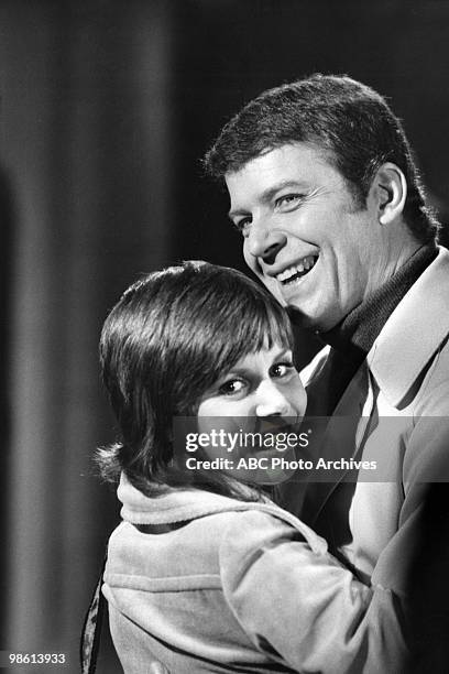 Love and the Vampire" - Airdate January 29, 1971. JUDY CARNE;ROBERT REED