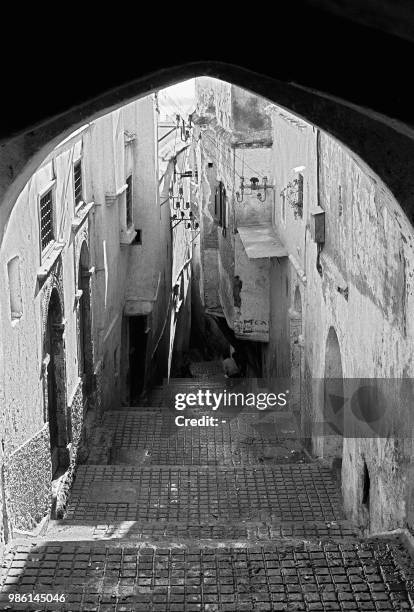 Vue d'une ruelle en escalier de la Casbah à Alger au mois de novembre 1968.