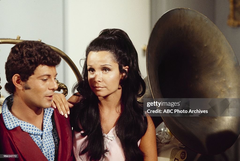 FRANKIE AVALON;ANNETTE FUNICELLO