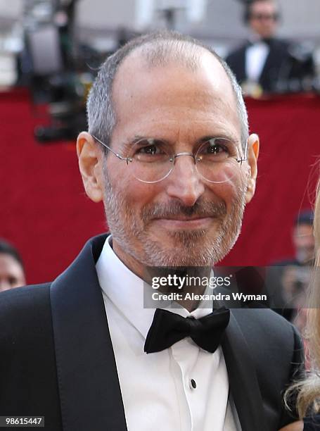 Apple's Steve Jobs arrives at the 82nd Annual Academy Awards held at Kodak Theatre on March 7, 2010 in Hollywood, California.