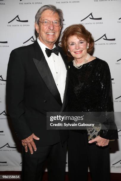 David Kemmy and Mary Beth Kemmy attend Santa Fe Opera's Gala Salute to Charles MacKay at Metropolitan Club on April 19, 2018 in New York City.