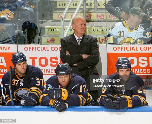 Lindy Ruff Lindy Ruff Photos and Premium High Res Pictures - Getty Images