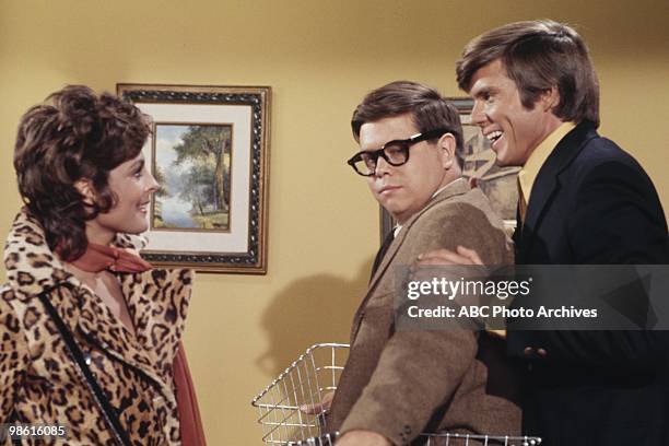 Love and the Young Executive" - Airdate November 20, 1970. BRENDA BENET;ELLIOTT STREET;JOHN DAVIDSON