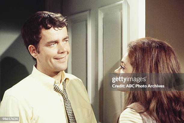 Love and Murphy's Bed" - Airdate January 22, 1971. JIM HUTTON;JO ANN PFLUG