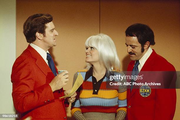 Love and the Happy Days/Love and the News Casters" - Aidate February 25, 1972. KENNETH MARS;CAROL WAYNE;JOHN ASTIN