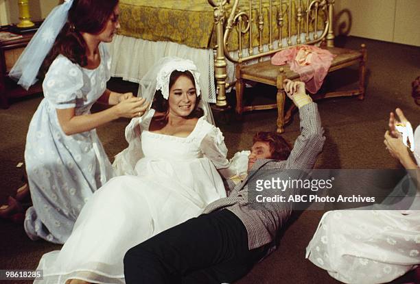 Love and the Married Bachelor/Love and the Sweet Sixteen/Love and the Vacation/Love and the Well-Groomed Bride" - Airdate November 5, 1971. PEGGY...