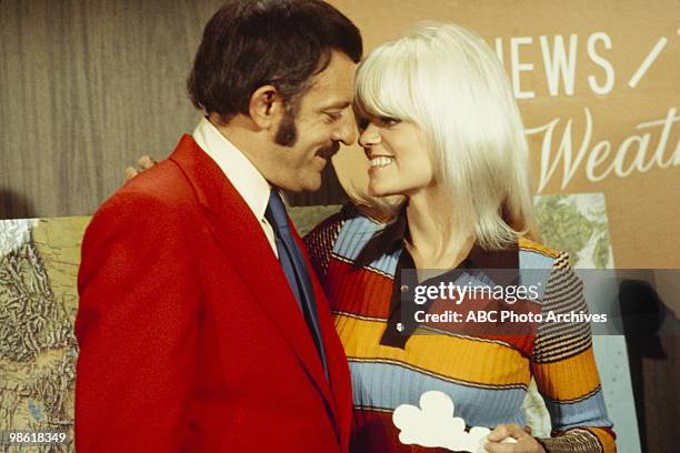 Love and the Happy Days/Love and the News Casters" - Aidate February 25, 1972. JOHN ASTIN;CAROL WAYNE