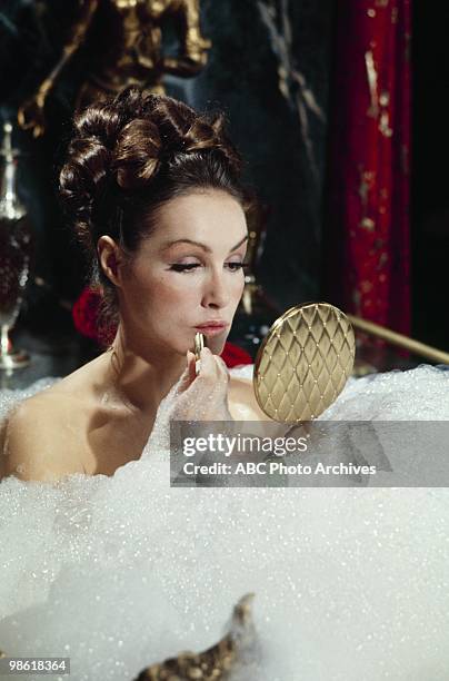 Love and the Advice Column/Love and the Bathtub/Love and the Fullback/Love and the Guru/Love and the Physical" - Airdate January 21, 1972. JULIE...