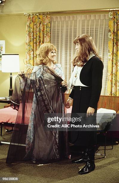 Love and Women's Lib" - Airdate March 12, 1971. BETH BRICKELL;MICHAEL CALLAN