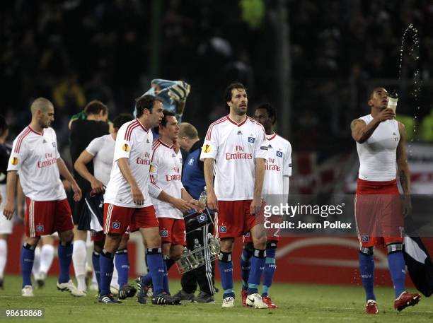 The team of Hamburg is seen after the UEFA Europa League semi final first leg match between Hamburger SV and Fulham at HSH Nordbank Arena on April...