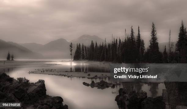 sparks lake - sparks lake stock pictures, royalty-free photos & images