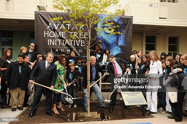 Fox Film Entertainment Chairman and CEO Tim Rothman, CCH Pounder, Jon Landau, James Cameron, Jim Gianopulos and Suzy Amis attend the 20th Century Fox...